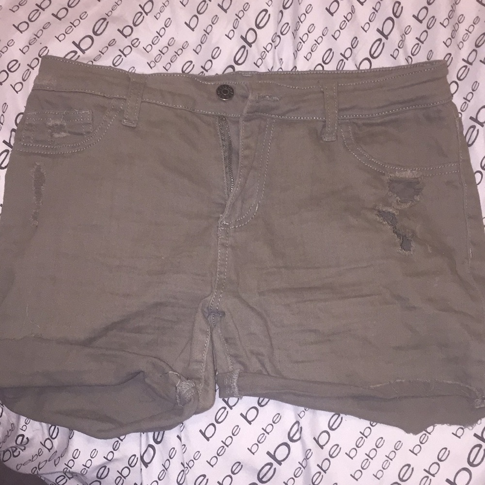 Green camo fashion nova shorts 🤩 - Picture 2 of 5
